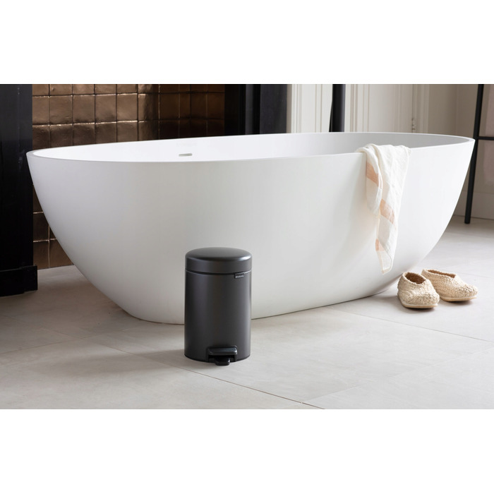 Сміттєвий кошик Brabantia NewIcon з педаллю, 3 л, графітовий