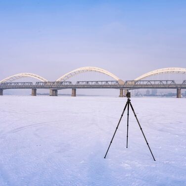 Штатив Pyramid Carbon з кульковою головкою для панорамної зйомки, без центральної колони, 147 см, 2 кг, вантажопідйомність 20 кг, діаметр труби 32 мм