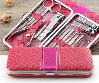 Набір для манікюру та педикюру 18 предметів у рожевому чохлі з шкіри