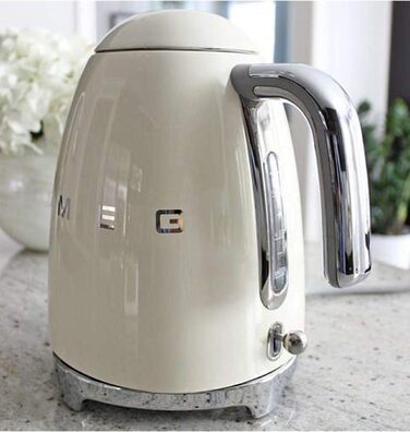 Електричний чайник Smeg KLF03WHEU 1.7л, 2400Вт, з фільтром від накипу та системою Soft-Opening, білий