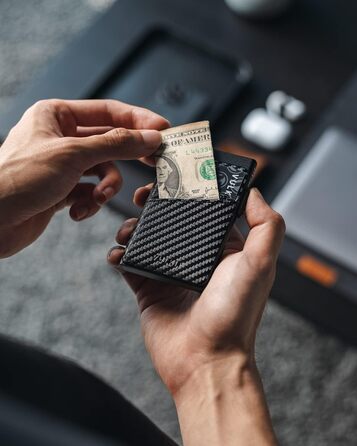 VULKIT: Елегантне картхолдер для чоловіків з металу та шкіри. Автоматичний Pop-Up картхолдер RFID NFC захистом. Місткість: 5-9 карт. Матеріал: шкіра, метал, карбон.