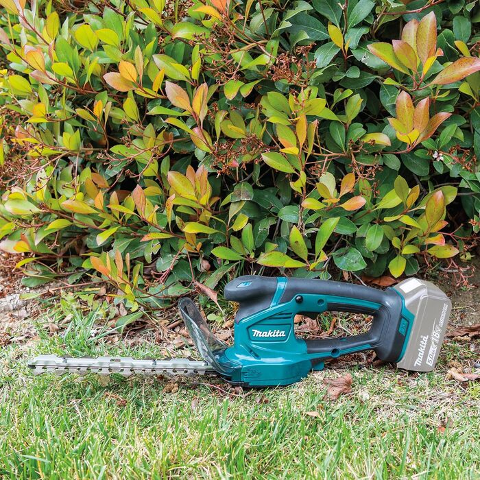 Акумуляторні ножиці для трави Makita DUM604ZX 18В (без акумулятора та зарядного пристрою)