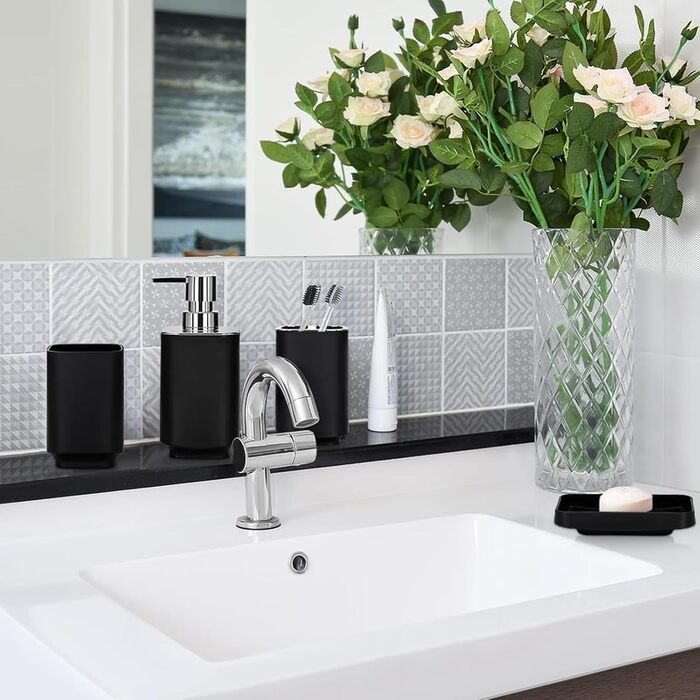 Сучасний набір для ванної кімнати на 6 предметів (білий) з дозатором мила, тримачем для зубних щіток, мильницею, WC-щіткою, відром та стаканом (чорний метал)