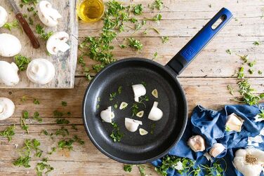 BRA Advanced | Set of 3 non-stick frying pans made of cast aluminum, 20|24|28 cm, PFOA-free, reinforced, excellent performance and scratch resistance, suitable for induction. Frying Pan Set (20-24-28 cm)