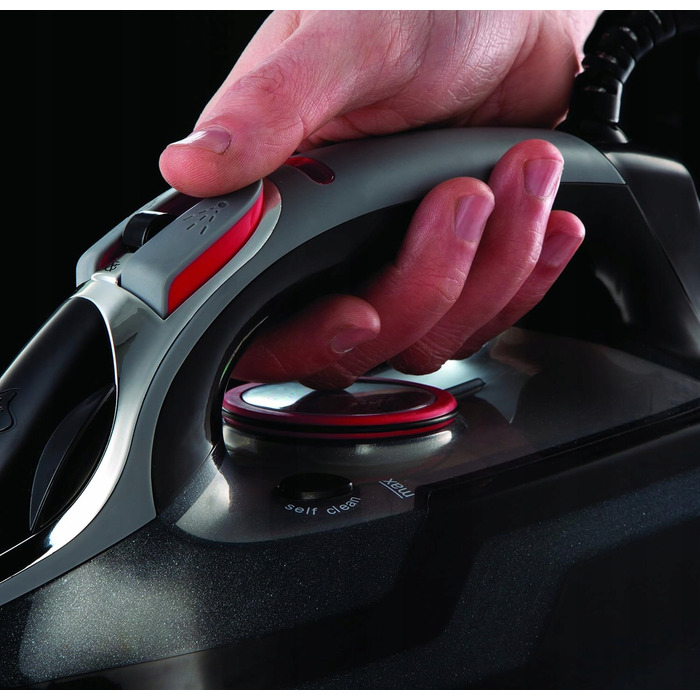 Праска Russell Hobbs Power Steam: 3100 Вт, потужний паровий удар!