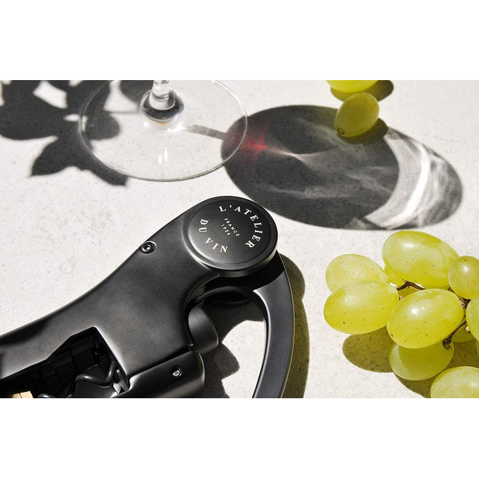 THE WINE WORKSHOP – Oeno Motion Wood & Black – Vertical Lever Corkscrew - Matte Metal and Solid Walnut Wood - Color Black