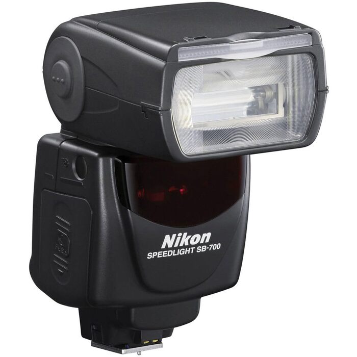 Спалах Nikon SB-700 для цифрових дзеркальних камер Nikon SLR