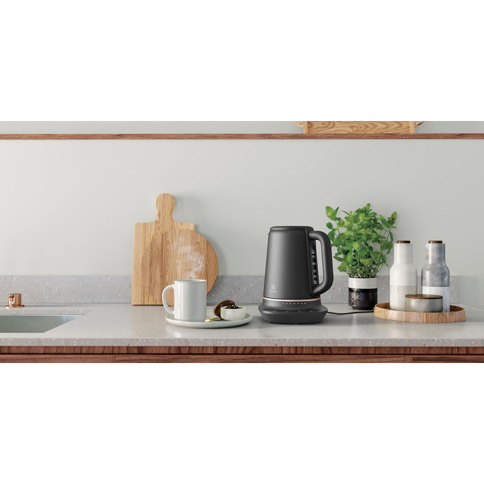 Електричний чайник Electrolux Explore 7 E7K1-6BP: акумуляторний, з регулюванням температури, 1.7 л, Black Pearl