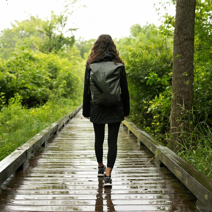 Gecko Brands Unisex Waterproof 30-Liter Backpack