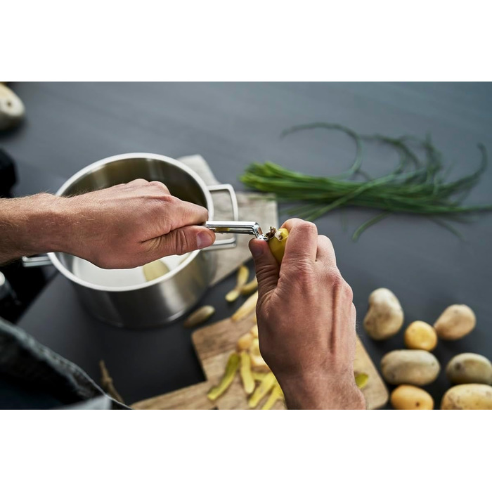 Овочечистка ZWILLING Pro вертикальна, 21 см, нержавіюча сталь, ергономічна ручка, срібляста