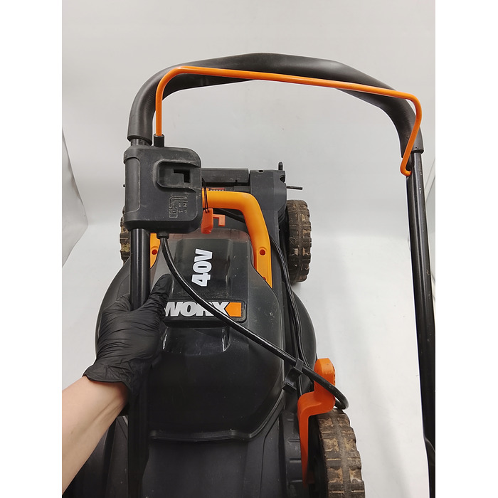 Акумуляторна газонокосарка WORX WG779E.1 40V, чорно-помаранчева