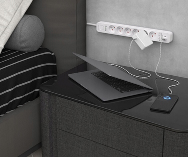 Мережевий фільтр KERG M02601: 6 розеток, 1.5 м, 16 А, USB-C та USB-A