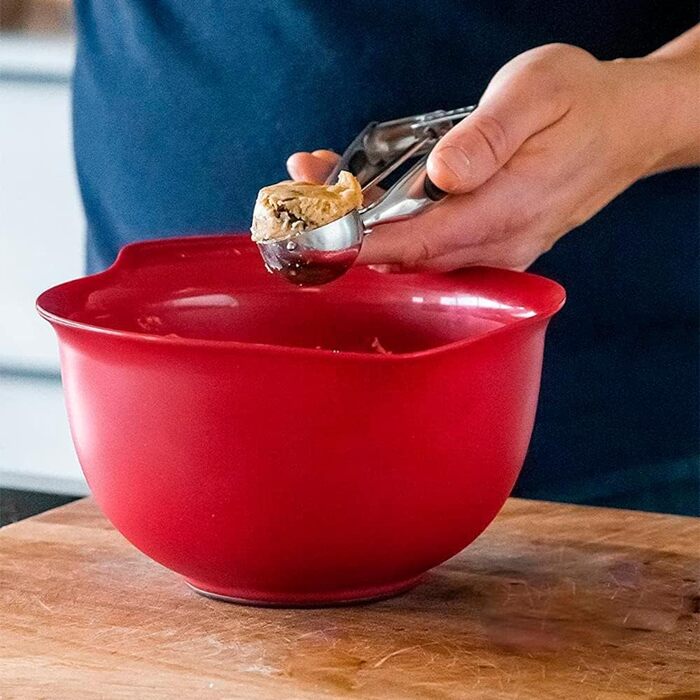 KitchenAid, Plastic, 3-Piece Mixing Bowl Set, Dishwasher Safe, Nesting, 3 Bowls with Non-Slip Base and Spout – Empire Red