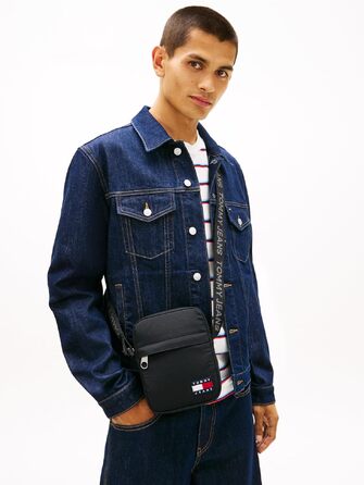 Чоловіча сумка-месенджер Tommy Jeans Daily Ripstop чорного кольору з зовнішньою кишенею