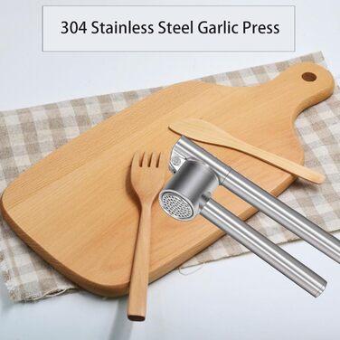 Прес для часнику з нержавіючої сталі, кухонний аксесуар, 18 см, подрібнювач часнику з очищувачем та щіткою, придатний для миття в посудомийній машині, срібний