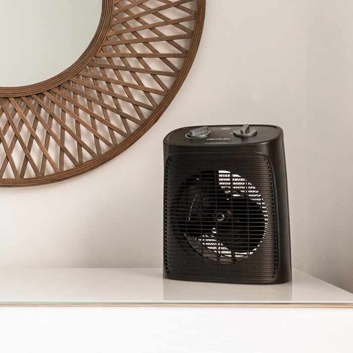 Теплова гармата Cecotec ReadyWarm 2070 Max Force, 2000 Вт, 3 режими роботи (охолодження/тепло/жар), 2 рівні потужності, автоматичне вимкнення, чорно-білий