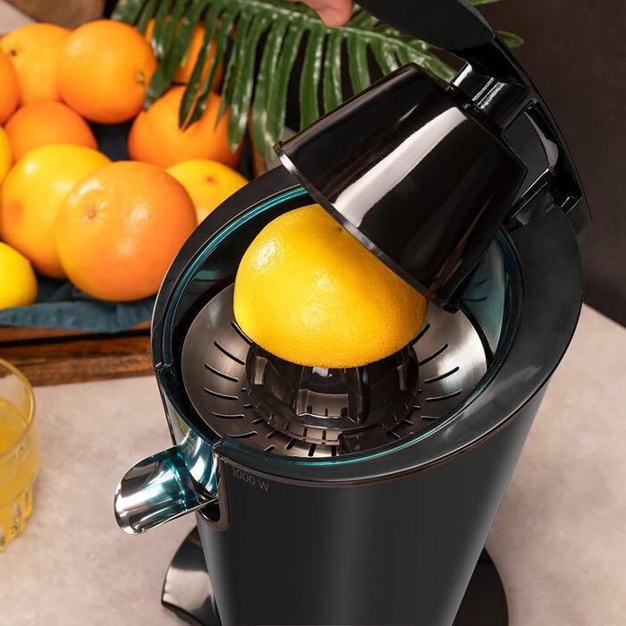 Електрична цитрусова преса Cecotec EssentialVita PowerFresh 1000 Black, 1000 Вт, нержавіюча сталь, 6 титанових лез, безперервна екстракція, захист від бризок, деталі придатні для миття в посудомийній машині