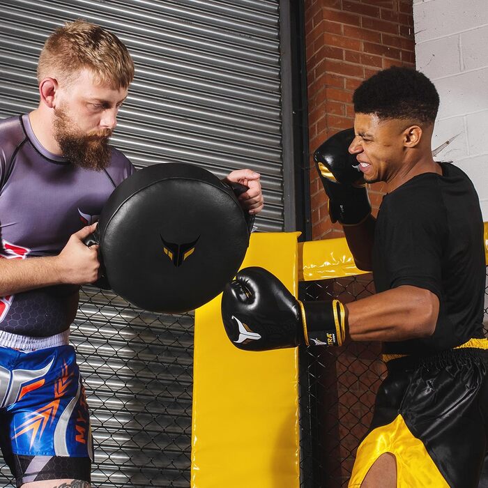 Боксерські рукавички MyTra Fusion 10oz, 12oz, 14oz, 16oz для MMA, боксу, спарингу, муай-тай, кікбоксингу (чорний/золотий)