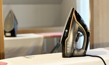 Парова праска Electo з керамічною підошвою, 3000 Вт, 380 мл, бежево-коричнева