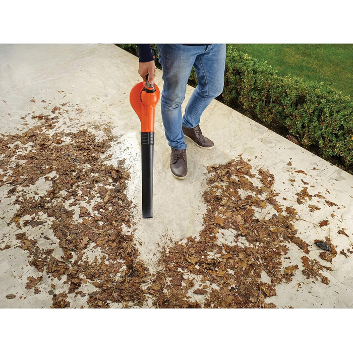 Black+Decker Cordless Leaf Blower GWC1820PCB (18 Volt, up to 209 km/h blowing speed, effortlessly removes dirt and leaves, with PowerCommand, delivered without battery and charger)