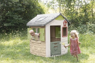 Дитячий садовий будиночок зі столиком та віконницями Smoby Life JURA