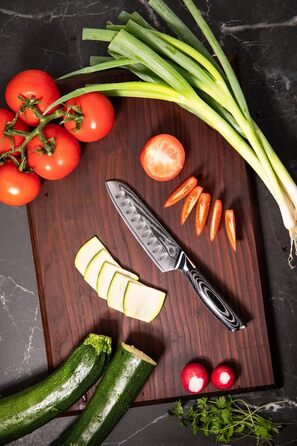 Ніж Wolfblood PRO Damast Santoku (23 см) з дамаської сталі 67 шарів - професійний кухонний ніж з дерев'яною ручкою, подарункова коробка та захист леза