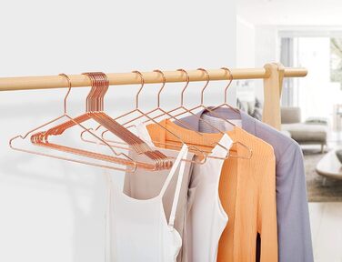 Amber Home 20-Piece 43cm Rose Gold Iron Clothes Hangers, Metal Rotguss (Red Cast Iron) Copper Clothes Hangers with Non-Slip Groove for Suit, T-Shirt, Shirt, Jacket, Dress, Pants, Robust and Durable