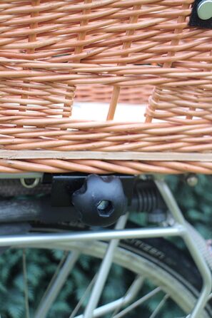 Корзина для велосипеда на багажник з лози з металевою сіткою та подушкою, XL або XXL. Підходить для перевезення багажу.