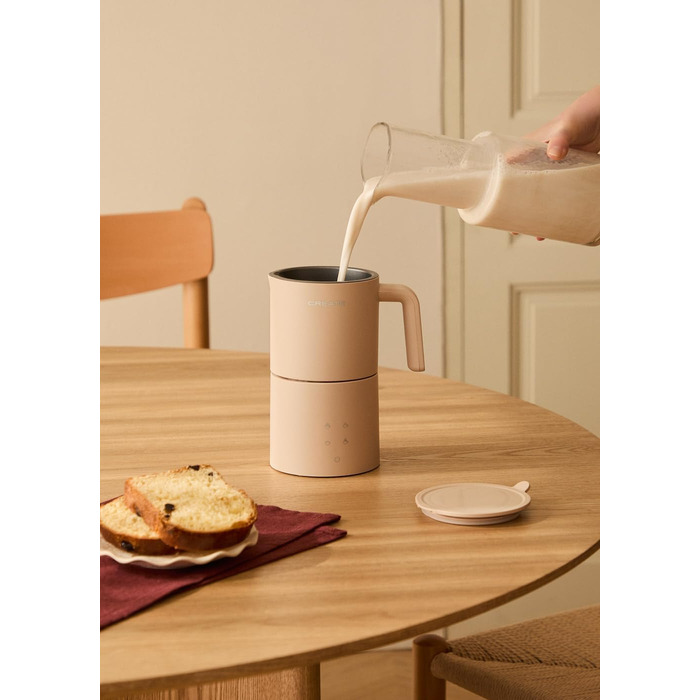 Електричний спінювач молока MilkFrother Cremeweiß з сенсорним екраном, 4 автоматичні програми, система безпеки, 350 мл, для гарячих та холодних напоїв, 400W (пісочний колір)