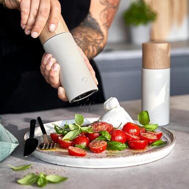 Набір з 2 мельниць для спецій Springlane: сіль та перець, з буку та бетону, регульований механізм, скандинавський дизайн (сірий)