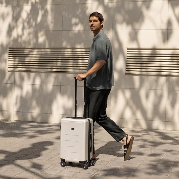 Чемодан ручної поклажі NUMADA PackPro T20 (56x37x22cm) з TSA-замком та 4 колесами. Жорсткий корпус, внутрішні відділення, світло, міцний (Сірий)