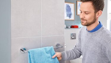 Тримач для туалетного паперу tesa EXXCELLENT без кришки, хромований, настінний на клейоній основі (без свердління), 135x106x45 мм