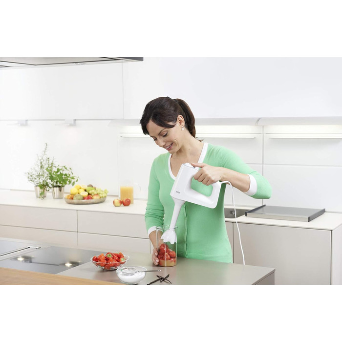 Braun MultiMix 3 HM 3105 Hand Mixer – Handheld Mixer with 5 Speed Settings & Turbo Function, including Whisk, Dough Hooks, Immersion Blender, and 600 ml Mixing and Measuring Cup, 500 Watts, White. MultiMix 3 - includes Whisk, Dough Hooks, Immersion Blender & Mixing and Measuring Cup