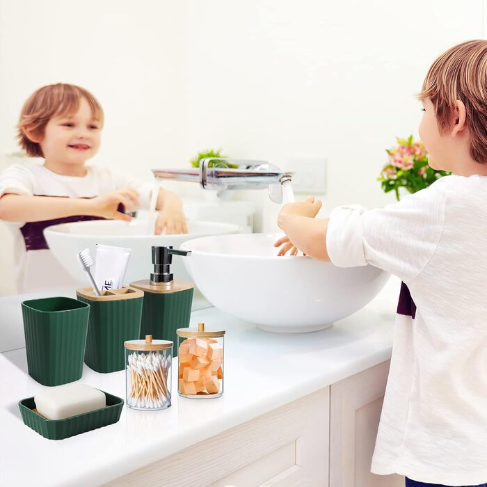 Комплекти аксесуарів для ванної кімнати, 9 предметів: набір темно-зеленого кольору з відром для сміття, органайзером для косметики, дозатором мила, мильницею, стаканчиком для зубних щіток, щіткою для унітазу та тримачем для ватних паличок. Темно-зелений н