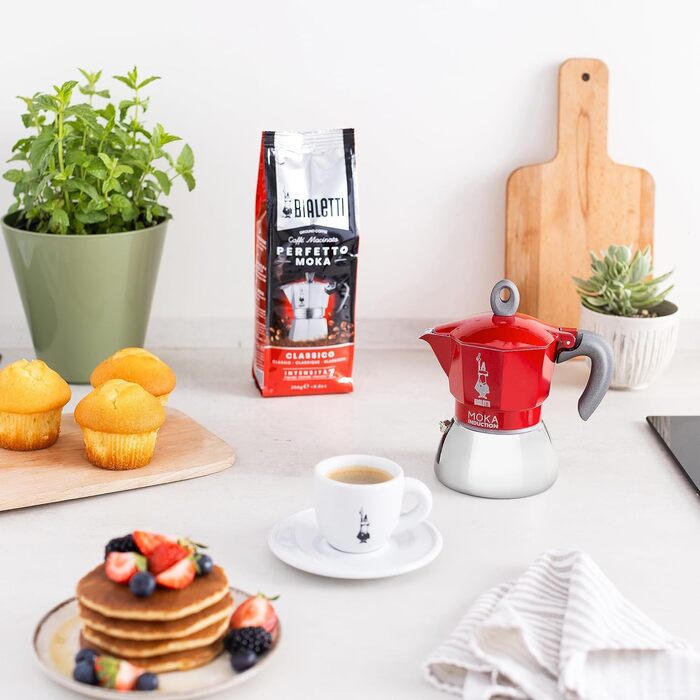 Bialetti - Moka Induction, Moka Pot, Suitable for All Cooktops, 4 Cups Espresso (150ml), Red 4 Cups New Moka Induction Red