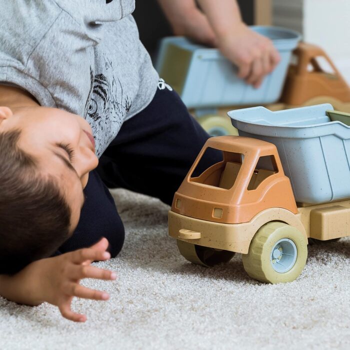 Dantoy - Bio Truck – From 2 Years - Large truck with plenty of space on the cargo bed - Toy - Made of bioplastic - For imaginative role-playing - Machine washable - Made in Denmark