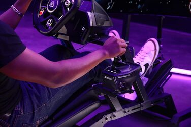 Руль та педалі Turtle Beach Velocity One з Force Feedback, перемикачі передач та датчики Hall-ефекту для Xbox Series X|S, Xbox One, Windows 10 & 11