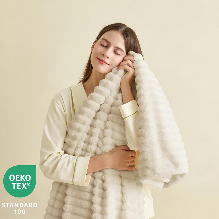 Пухнаста ковдра WAVVE: тепла флісова ковдра для дивану, софи та декору інтер'єру, 150 x 200 см, бежева