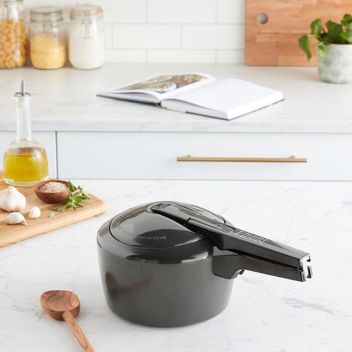 Швидковарка Hawkins Futura, 3 літри, чорна, з нержавіючою сталею, з кришкою з нержавіючою сталлю (FP30)