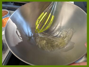 Силіконовий вінчик для збивання з лопатками, нержавіюча сталь 18/10, з антипригарним покриттям, безпечний для сковороди, ергономічна ручка, ідеальний для змішування, збивання та перемішування, 27,9 см (зелений)