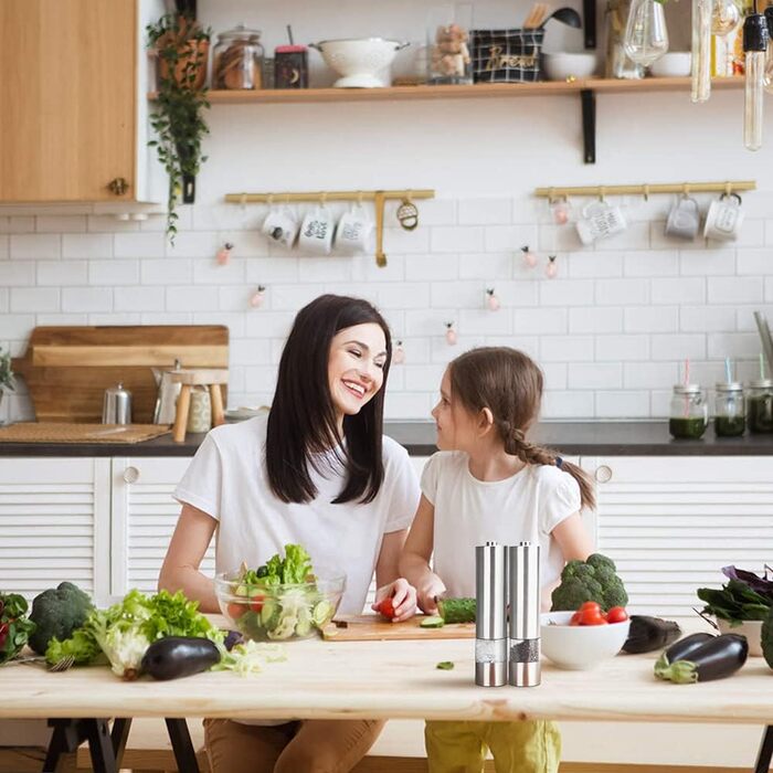 Електричні соляні та перечні мельниці 2 шт. з нержавіючої сталі, регулювання помелу, світлодіодне підсвічування (сріблясті)