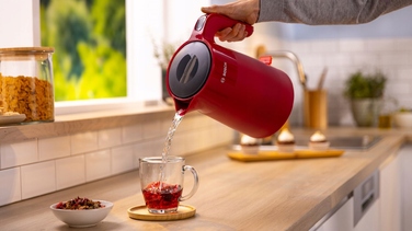 Електричний чайник Bosch MyMoment 1.7л TWK2M164, бездротовий, червоний