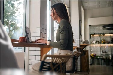 Розумний годинник Garmin vívoactive 6 42mm - фітнес-трекер з AMOLED-дисплеєм, до 11 днів роботи від акумулятора, 80+ спортивних функцій, моніторинг здоров'я, сповіщення та Garmin Pay (чорний/сірий)