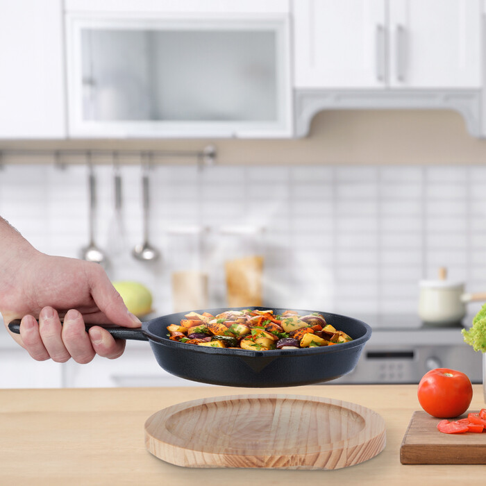 Relaxdays Cast Iron Pan with Wooden Trivet