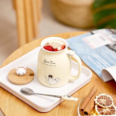 Set of 2 Cat Mugs - Cute Ceramic Coffee Cups in a Set of 2 with Bamboo Lid and Spoon. Novelty Morning Cup Coffee, Milk, Tea Cups - 3D Cat Animal Mugs for Cat Lovers (Purple and Yellow)