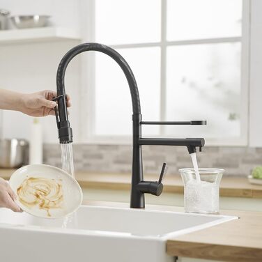 LED кухонний змішувач з спіральною пружиною, 360° обертання, 2 виходи, висувний, для кухні, з душем, високий тиск, матовий нікель, чорний (56.8 см)
