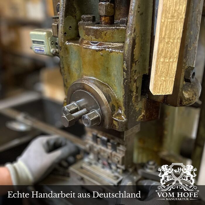 Zigarettenetui v.H 1912 VOM HOFE MANUFAKTUR із натуральної шкіри, ручна робота, Німеччина, з тисненням і нікельованою рамкою, 85 мм, на 18 сигарет