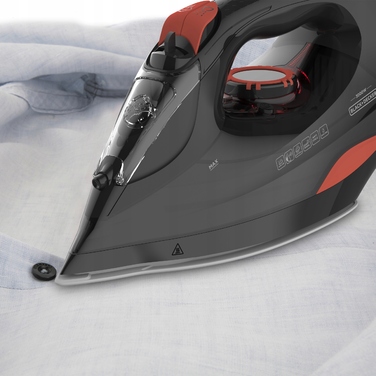 Парова праска Black+Decker BXIR3000E (3000 Вт; чорна)