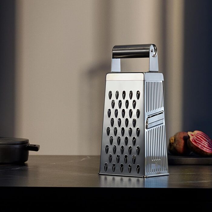 Тёрка кухонна WMF Gourmet Vierkantreibe, 8 x 24 см, нержавіюча сталь, 4 поверхні, для овочів та картоплі, Cromargan, придатна для миття в посудомийній машині