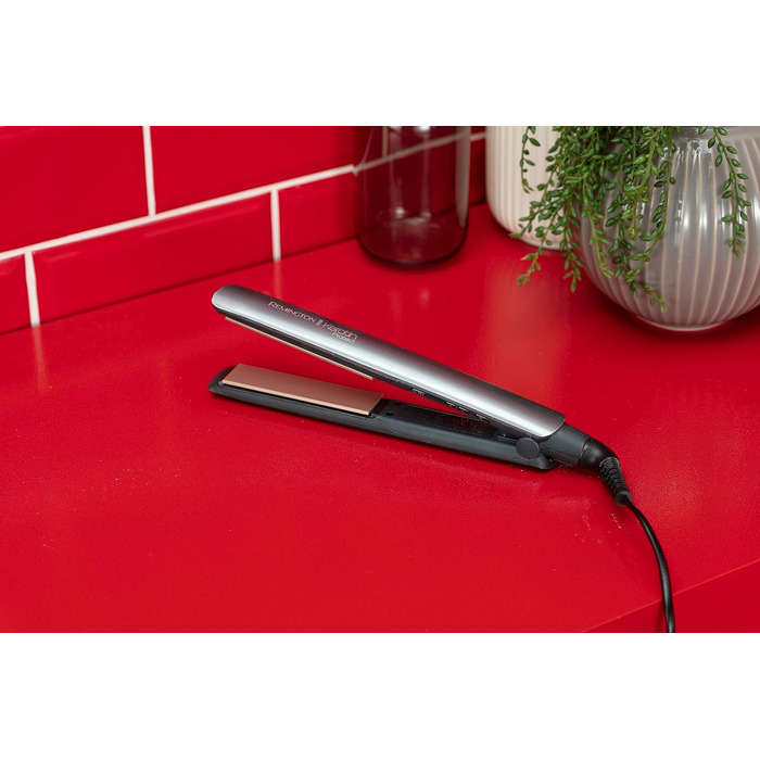 Випрямляч для волосся Remington S8540 Keratin Protect: керамічне покриття з кератином та мигдалевою олією, LCD-дисплей, 10 температурних режимів (150-230°C), 110 мм, чорний